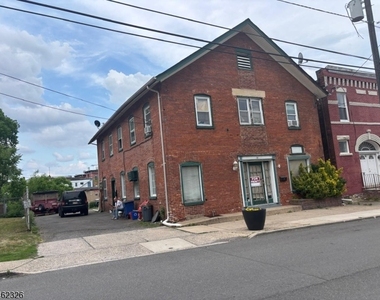 18 Mountain Ave - Photo Thumbnail 2