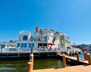 27 6th Terrace - Photo Thumbnail 2