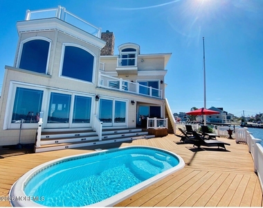 27 6th Terrace - Photo Thumbnail 1