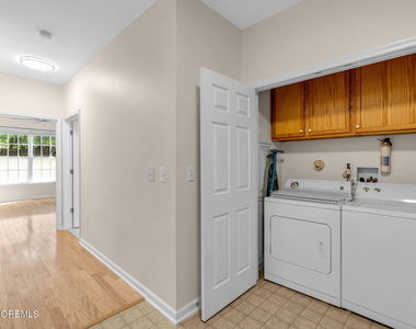 313 Sophee Lane - Photo Thumbnail 6