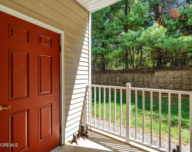 313 Sophee Lane - Photo Thumbnail 5