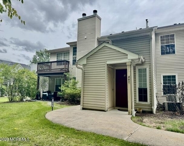 401 Yorkshire Place - Photo Thumbnail 18