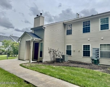 401 Yorkshire Place - Photo Thumbnail 19