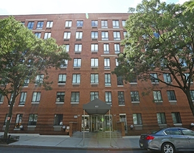 West 53rd Street - Photo Thumbnail 6