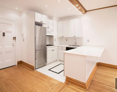 West 58 Street - Photo Thumbnail 2