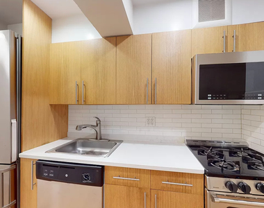 West 13 Street - Photo Thumbnail 1