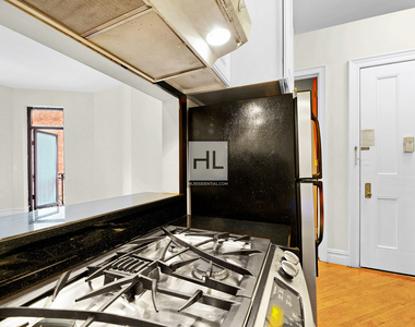 West 54 Street - Photo Thumbnail 2