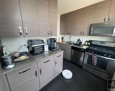 East 34th Street - Photo Thumbnail 2
