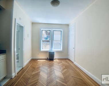 West 13 Street - Photo Thumbnail 1