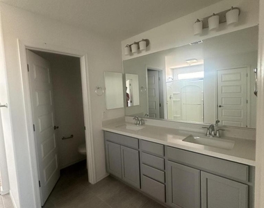 5665 S Veneto -- - Photo Thumbnail 6