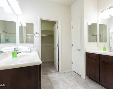 3113 E Danbury Road - Photo Thumbnail 8