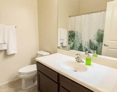 3113 E Danbury Road - Photo Thumbnail 11