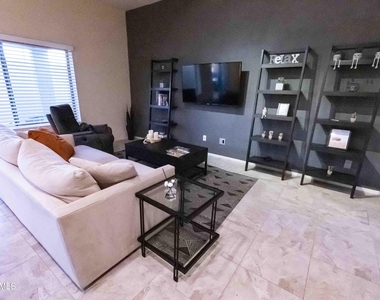 3113 E Danbury Road - Photo Thumbnail 2