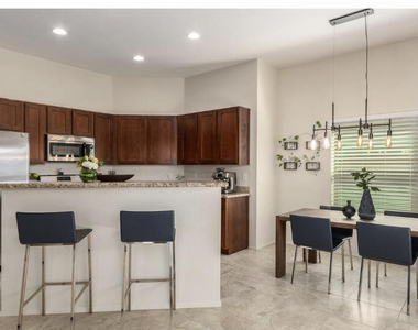 3113 E Danbury Road - Photo Thumbnail 3