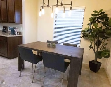 3113 E Danbury Road - Photo Thumbnail 4