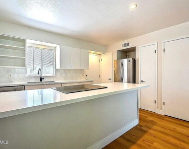 3737 E Turney Avenue - Photo Thumbnail 2