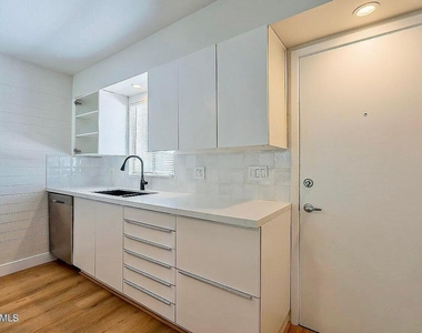 3737 E Turney Avenue - Photo Thumbnail 8