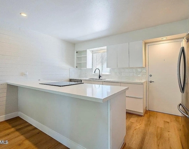 3737 E Turney Avenue - Photo Thumbnail 9