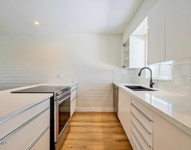 3737 E Turney Avenue - Photo Thumbnail 4