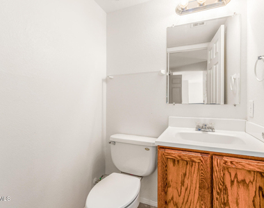 13627 N Hamilton Drive - Photo Thumbnail 4