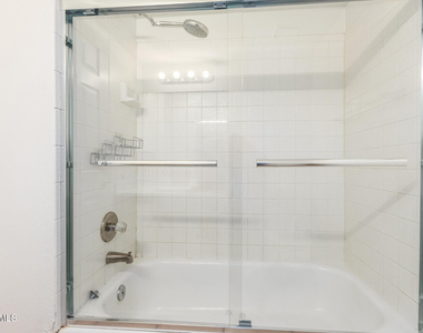 13627 N Hamilton Drive - Photo Thumbnail 11