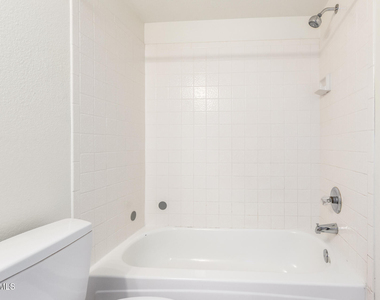13627 N Hamilton Drive - Photo Thumbnail 16
