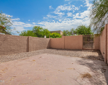 13627 N Hamilton Drive - Photo Thumbnail 20