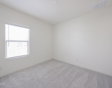 2236 W Laurie Lane - Photo Thumbnail 20