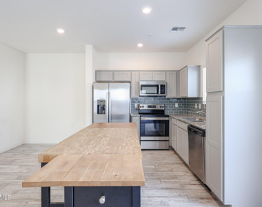 2236 W Laurie Lane - Photo Thumbnail 10