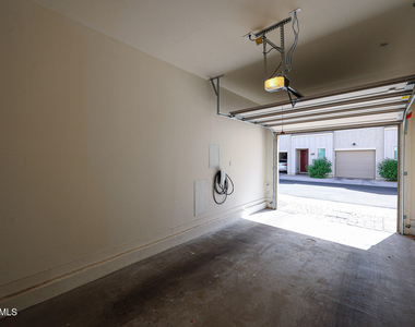 2236 W Laurie Lane - Photo Thumbnail 29