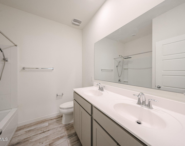2236 W Laurie Lane - Photo Thumbnail 12