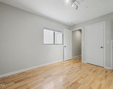 712 S Beck Avenue - Photo Thumbnail 21