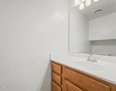 712 S Beck Avenue - Photo Thumbnail 23