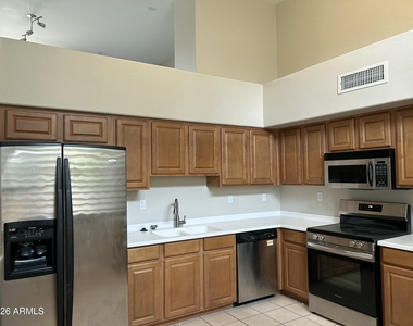 712 S Beck Avenue - Photo Thumbnail 5