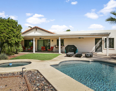 6031 E Ludlow Drive - Photo Thumbnail 3