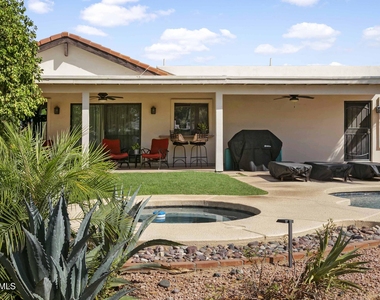 6031 E Ludlow Drive - Photo Thumbnail 7