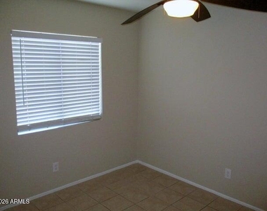 1551 E Christy Drive - Photo Thumbnail 8
