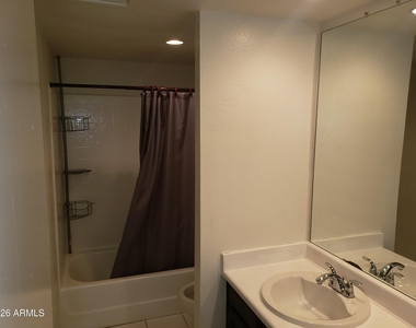 3228 W Glendale Avenue - Photo Thumbnail 29