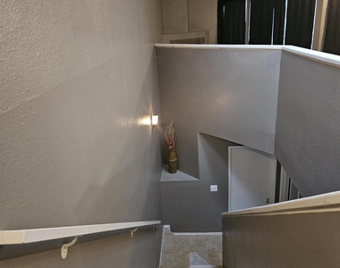 3228 W Glendale Avenue - Photo Thumbnail 20