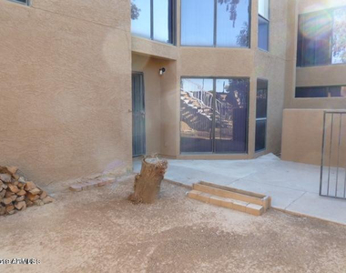 3228 W Glendale Avenue - Photo Thumbnail 9