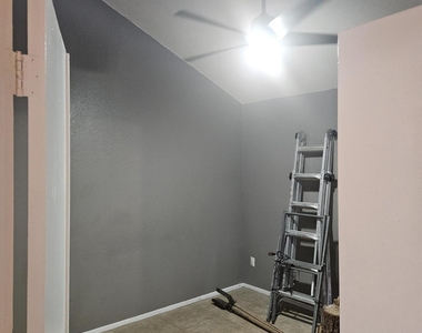3228 W Glendale Avenue - Photo Thumbnail 18