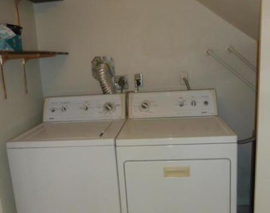 3228 W Glendale Avenue - Photo Thumbnail 7