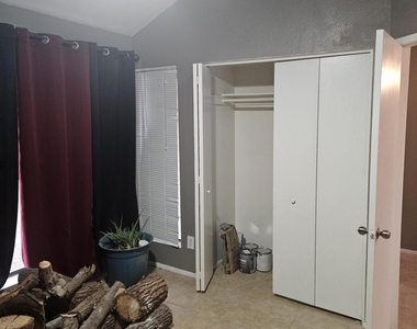 3228 W Glendale Avenue - Photo Thumbnail 17