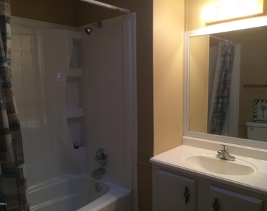 1807 E Augusta Avenue - Photo Thumbnail 53
