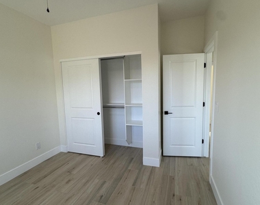 1515 W Mckinley Street - Photo Thumbnail 15