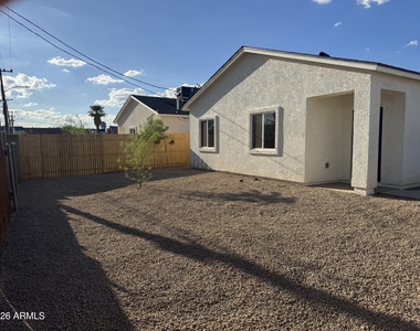 1515 W Mckinley Street - Photo Thumbnail 3
