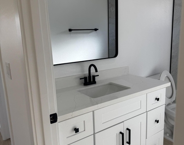 1515 W Mckinley Street - Photo Thumbnail 9