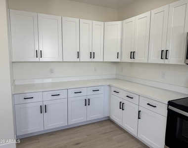 1515 W Mckinley Street - Photo Thumbnail 7