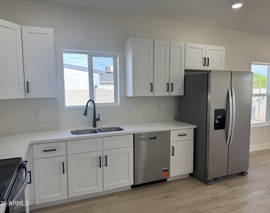 1515 W Mckinley Street - Photo Thumbnail 5