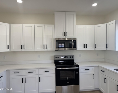 1515 W Mckinley Street - Photo Thumbnail 6